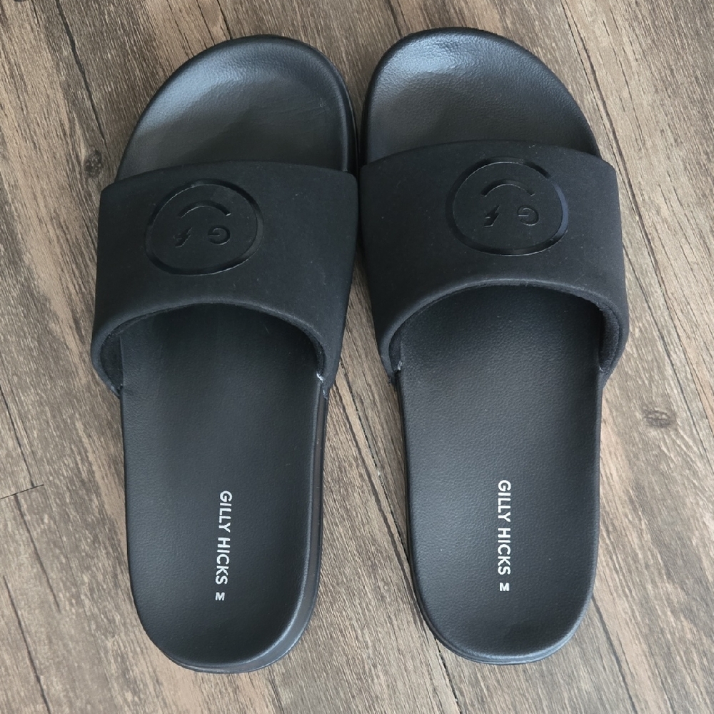 Gilly Hicks Classic Black Slides Med. (9-10) Like New